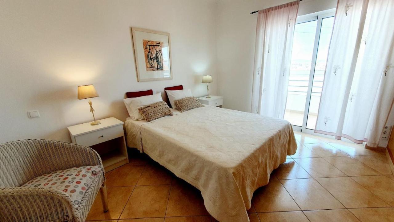 Quarteira Beach Vacation: 2Br Steps To The Sand Buitenkant foto