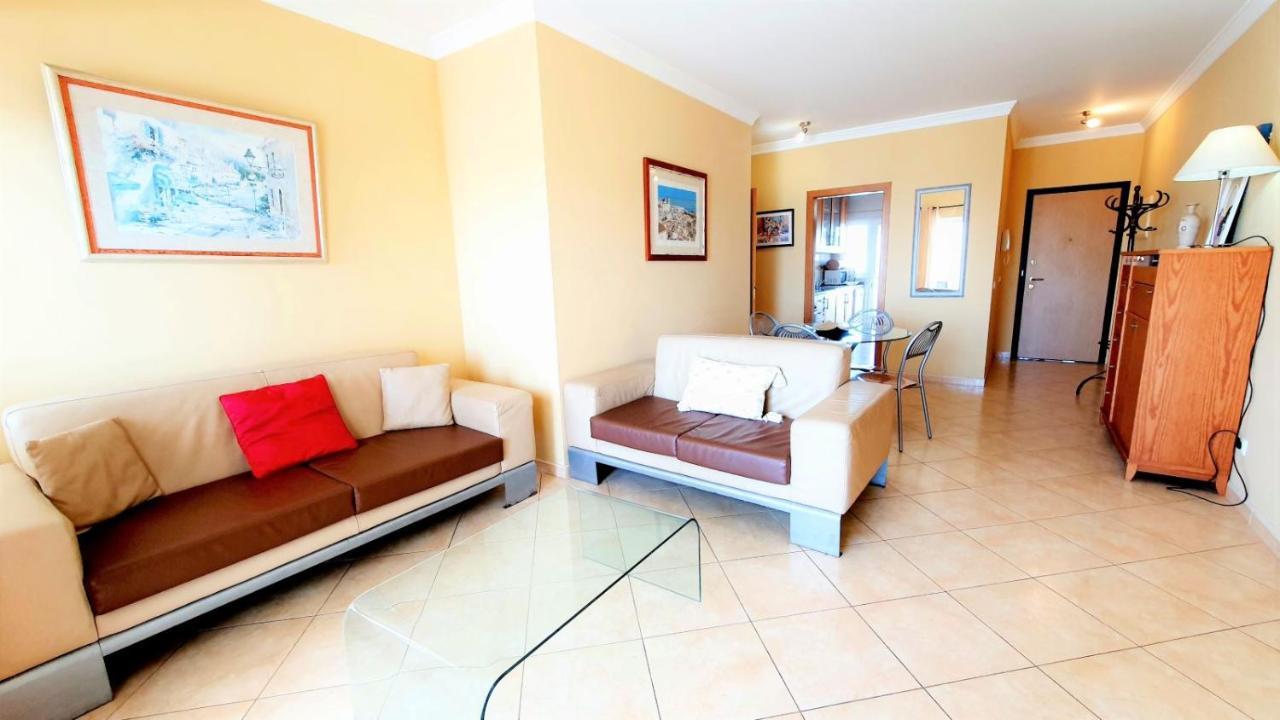 Quarteira Beach Vacation: 2Br Steps To The Sand Buitenkant foto
