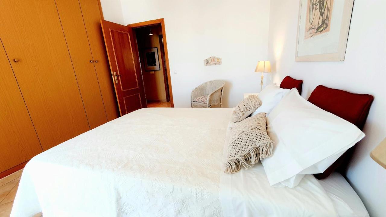 Quarteira Beach Vacation: 2Br Steps To The Sand Buitenkant foto
