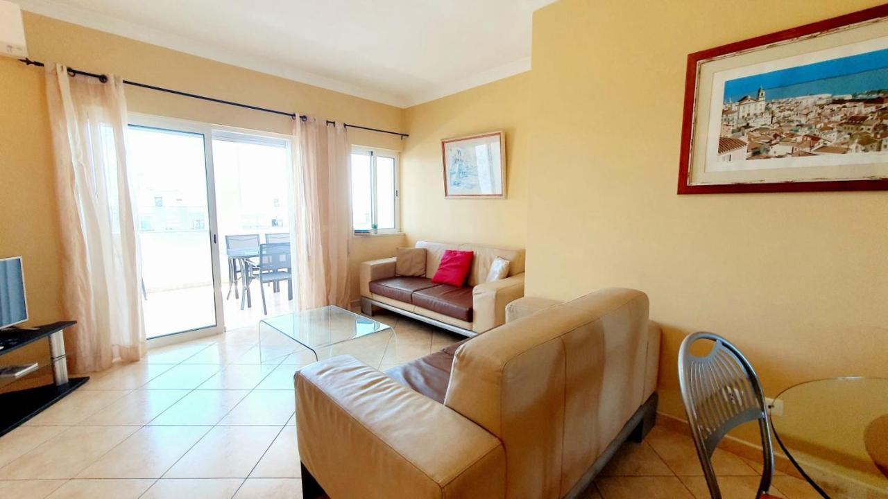 Quarteira Beach Vacation: 2Br Steps To The Sand Buitenkant foto