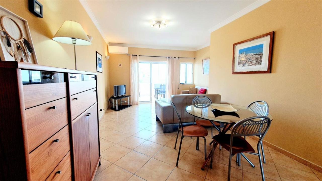 Quarteira Beach Vacation: 2Br Steps To The Sand Buitenkant foto