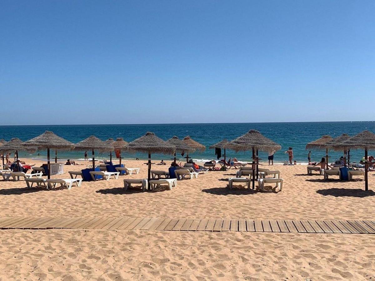 Quarteira Beach Vacation: 2Br Steps To The Sand Buitenkant foto