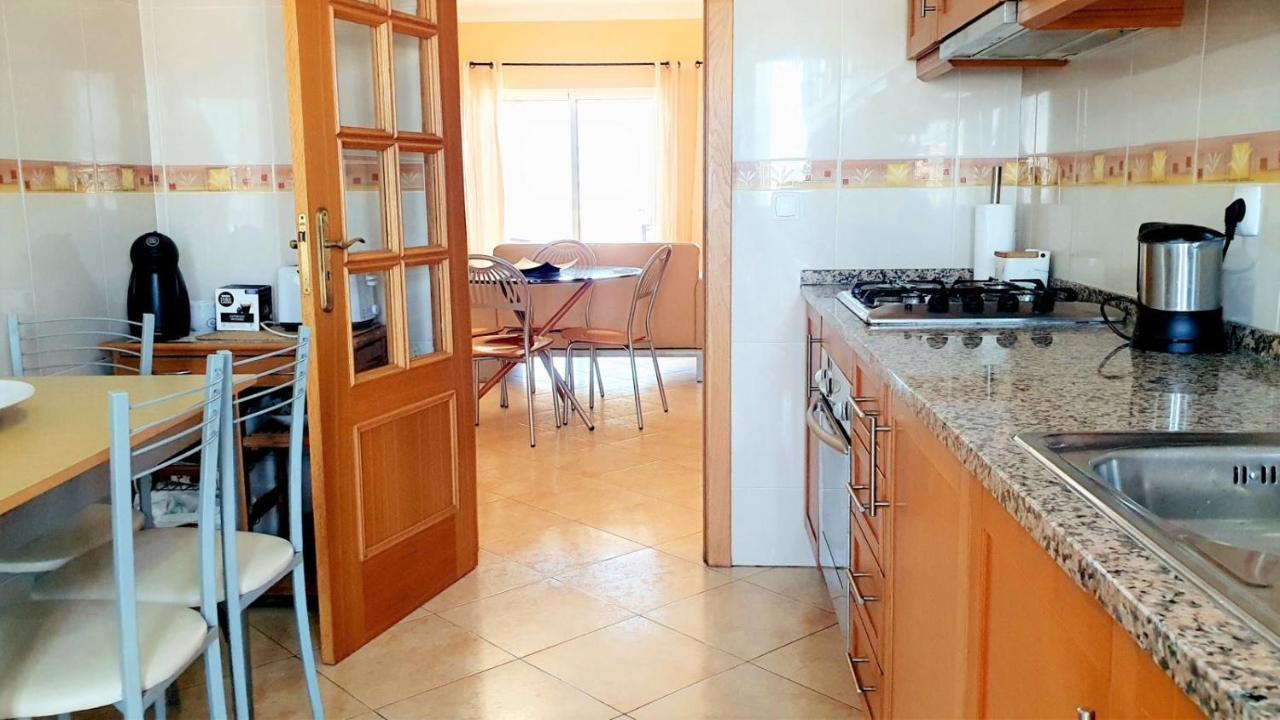 Quarteira Beach Vacation: 2Br Steps To The Sand Buitenkant foto